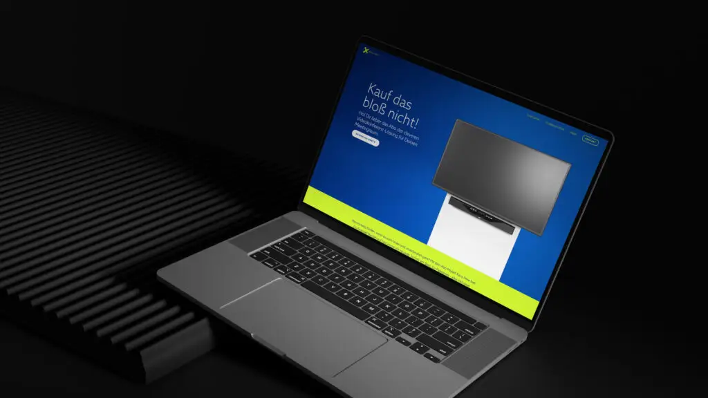 Xano Now Website auf Laptop